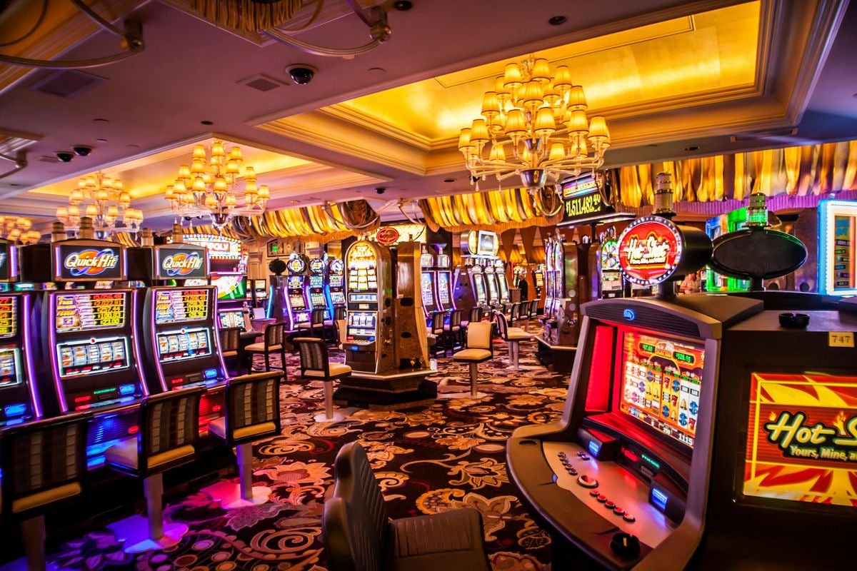 Tampilan beranda pokerboya yang menampilkan sportsbook dan slot online